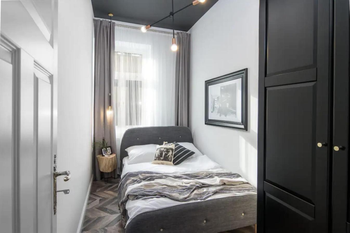 קרקוב Jozefa 20 Street 2 Bedroom Apartment מראה חיצוני תמונה